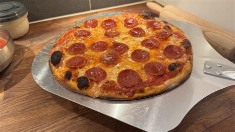 Snabb pizzadeg med jäst